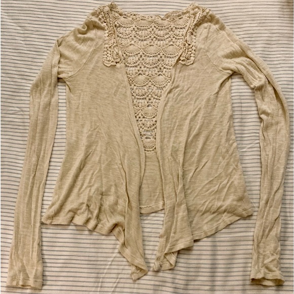 Urban Outfitters: Pins and Needles “Crochet Back Inset Cardigan” - Picture 4 of 11